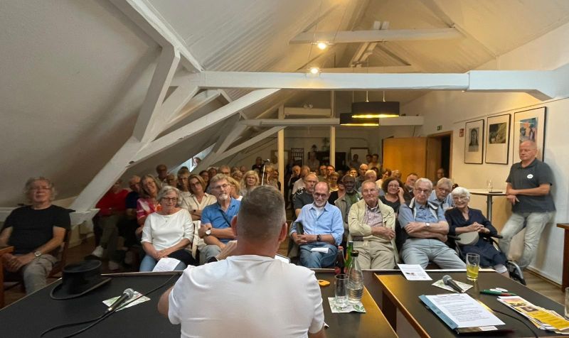 Ein Weckruf für die Demokratie- ein Abend mit Dirk Neubauer